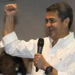 Ο Τραμπ θα δώσει χάρη στον πρώην πρόεδρο της Ονδούρας – Έχει καταδικαστεί για λαθρεμπόριο ναρκωτικών