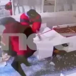 Κινηματογραφική διάρρηξη σε κοσμηματοπωλείο στην Καλαμάτα – Άρπαξαν κοσμήματα αξίας 30-40 χιλιάδων ευρώ σε 18 δευτερόλεπτα (Βίντεο)