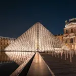 Το Λούβρο αυξάνει κατά 45% την τιμή εισιτηρίων για επισκέπτες εκτός Ευρώπης