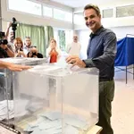 Άνοιξαν οι κάλπες της ΝΔ: Ρεκόρ συμμετοχής – Πού ψηφίζει ο Πρωθυπουργός