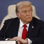 Τραμπ: Ακυρώνω όλα τα διατάγματα Μπάιντεν που υπογράφηκαν με autopen