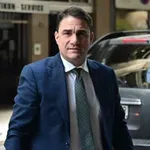 Τσουκαλάς: «Τί φοβόταν η κυβέρνηση και δεν έκανε δεκτό το αίτημα της αντιπολίτευσης για βίαιη προσαγωγή του κ. Ξυλούρη; – Όχι άλλο κρυφτό από τη ΝΔ»