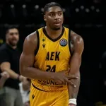 Basketball Champions League: Η AEK «πάτησε» τη Ρίγα με άμυνα και έκανε το 4 στα 4