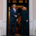 Συμφωνία–σταθμός για LNG: Η Ελλάδα αναβαθμίζεται σε στρατηγικό κόμβο τροφοδοσίας της Ουκρανίας – Μητσοτάκης και Ζελένσκι «σφραγίζουν τη διαδρομή»