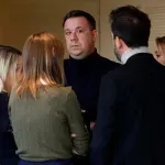 Οσμή «υπόθεσης Πελικό» στη Βρετανία: 49χρονος κατηγορείται ότι νάρκωνε και βίαζε μαζί με φίλους του, επί 13 χρόνια, τη σύζυγό του