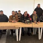 Χριστούγεννα στα τρακτέρ: «Παραμένουμε στα μπλόκα, απέτυχε κάθε προσπάθεια κοινωνικού αυτοματισμού» λένε οι αγρότες της Νίκαιας