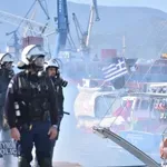 LIVE – Αποχωρούν από το λιμάνι Βόλου αγρότες και ψαράδες – Τελεσίγραφο να ολοκληρώσουν την διαμαρτυρία τους (φωτό & βίντεο)