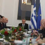 Κατώτατος μισθός: «Κλειδώνει» αύριο στο Υπουργικό η αύξηση για το 2026 – Το πιθανότερο σενάριο