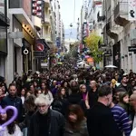 Παραμονή Χριστουγέννων: Το ωράριο καταστημάτων – Τι ώρα κλείνουν τα εμπορικά και τα σούπερ μάρκετ