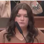 Tρίνιτι Πόουγκ: Στο εδώλιο η πρώην βασίλισσα ομορφιάς – Δολοφόνησε τον γιο του συντρόφου της – Τα μηνύματα που την καίνε