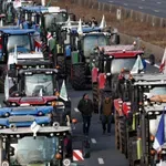 Οι αγρότες προειδοποιούν ότι θα αποκλείσουν το λιμάνι Θεσσαλονίκης – «Θεωρήστε ότι έχει ήδη κλείσει» (Βίντεο)