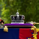 Επίθεση με μηλόπιτα και κρέμα στα βασιλικά κοσμήματα στον Πύργο του Λονδίνου – Τέσσερις συλλήψεις