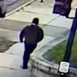 ΗΠΑ: Το πρώτο βίντεο μετά τους πυροβολισμούς – Ο φερόμενος δράστης φεύγει από το Πανεπιστήμιο Brown