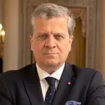 Συνελήφθη στη Γαλλία ο πρεσβευτής της Πολωνίας – Φέρεται ότι εμπλέκεται σε υπόθεση διακίνησης πλαστών πτυχίων