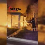 Λακωνία: Έκρηξη φιάλης υγραερίου προκαλεί φωτιά σε καφετέρια (Βίντεο)