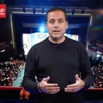 Ο Αλέξης Χουντίνι εξαφάνισε και ξαναεμφάνισε τον… Τσίπρα και τον ΣΥΡΙΖΑ