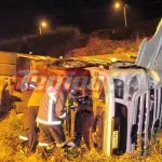Σοβαρό τροχαίο με ανατροπή φορτηγού σε παράδρομο της Ιόνιας Οδού – Εγκλωβίστηκε ο οδηγός (Φωτογραφίες)