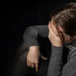 Θεσσαλονίκη: Άγριος ξυλοδαρμός ανάμεσα σε ανήλικες μαθήτριες για ένα αγόρι (Βίντεο)