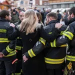 Ελβετία: Θρήνος δίχως τέλος στο Κραν Μοντανά – Ταυτοποιήθηκαν άλλες 16 σοροί από την πυρκαγιά στο μπαρ (Βίντεο)