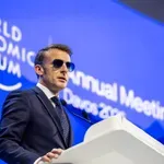 Νταβός: «Απασφάλισε» ο Μακρόν εναντίον του Τραμπ για τη Γροιλανδία – «Προτιμούμε τον σεβασμό από τους νταήδες»