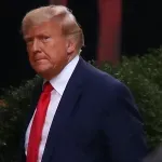 Επιθετική ανάρτηση Τραμπ μετά τo νέο φονικό περιστατικό στη Μινεάπολη: «Ο δράστης ήταν ένοπλος», επίθεση σε κυβερνήτη και δήμαρχο