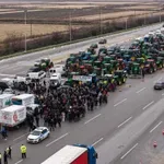 Οι πρώτες αντιδράσεις των αγροτών: «Ψίχουλα» τα μέτρα της κυβέρνησης – Οι τελικές αποφάσεις το απόγευμα για 48ωρο «μπλακ άουτ»