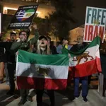 «Γυναίκες, Ζωή, Ελευθερία»: Δυναμική συγκέντρωση έξω από την πρεσβεία του Ιράν στο Ψυχικό (Βίντεο)