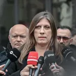 Τέμπη – Ζωή Κωνσταντοπούλου: «Σκουπίδια είναι αυτοί που επιχειρούν τη συγκάλυψη» – Πυρά κατά Μητσοτάκη και δικαιοσύνης για τα σβησμένα βίντεο