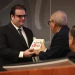 Πιερρακάκης στην ΠΟΜΙΔΑ: Το σπίτι παύει να είναι βάρος – Έρχεται κατάργηση ΕΝΦΙΑ σε μικρούς οικισμούς και νέα κίνητρα