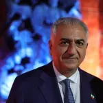 «Ήρθε η ώρα της επιστροφής»: Ο εξόριστος διάδοχος του Σάχη Ρεζά Παχλαβί θέλει να καθίσει στον Θρόνο του Παγωνιού