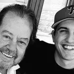 Good Job Nicky: Δημοσίευσε στο Instagram μια φωτογραφία από την παιδική του ηλικία με τον Γιάννη Πάριο