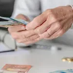 Κατάργηση προσωπικής διαφοράς: Αυξήσεις σε όλους τους συνταξιούχους από το 2026 – Ποιοι κερδίζουν και πόσα χρήματα