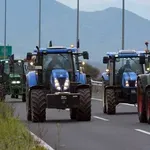 Αποχωρούν τα τρακτέρ από την εθνική οδό Αθηνών- Λαμίας -Τι αποφάσισαν οι αγρότες