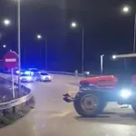 Έκλεισαν το Χαλίκι στο Αιτωλικό οι αγρότες – Κόπηκε η Δυτική Ελλάδα στη μέση (Βίντεο)