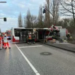 Αμβούργο: Σύγκρουση τρένου με λεωφορείο – Ένας νεκρός και τουλάχιστον 9 τραυματίες (Βίντεο)