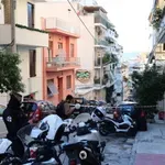 Άγιος Δημήτριος: Δύο συλλήψεις για τους πυροβολισμούς σε ψητοπωλείο – Αναζητείται ένας 39χρονος (Φωτό)