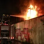 Συγκέντρωση διαμαρτυρίας στο Πέραμα για την επικίνδυνη φωτιά (Βίντεο)