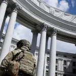 Οι ΗΠΑ κλιμακώνουν τις «στρατιωτικές και πολιτικές εντάσεις» επισημαίνει η Ρωσία