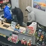 Προφυλακιστέα δύο άτομα για ληστείες σε μίνι μάρκετ και πρατήρια καυσίμων (Βίντεο)