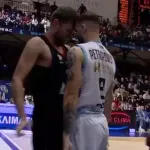 Ένταση στο Κολοσσός-Ολυμπιακός: Αποβλήθηκε ο Βεζένκοφ μετά το επεισόδιο με από συμπλοκή με Πετρόπουλο