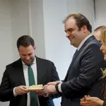 Πιερρακάκης: «Το 2025 πετύχαμε πολλά με συλλογική δουλειά – Όλοι μαζί θα ανταποκριθούμε στις προκλήσεις του 2026»