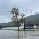 Στεριά και θάλασσα  έγιναν ένα στη Σαγιάδα