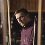 Gazarte Roof Stage: «Ριχ’ τε με μες στα δοξάρια» του Βασίλη Προδρόμου