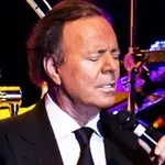 Χούλιο Ιγκλέσιας: Στο αρχείο η μήνυση για σεξουαλική επίθεση λόγω αναρμοδιότητας