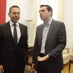 Μύδροι Τσίπρα κατά Στουρνάρα: Ψεύδεται ασύστολα για να εξασφαλίσει τρίτη θητεία στην ΤτΕ