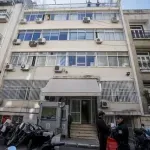 Ανατροπή στην υπόθεση της Κυψέλης: Ο ιατροδικαστής δεν διαπίστωσε βιασμό στις δίδυμες ΑμεΑ – Συνεχίζονται οι έρευνες