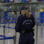 Τραγωδία στο «Ελ.  Βενιζέλος»: Νεκρή 67χρονη μετά από πτώση κατά την αποβίβαση