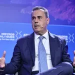 Παπασταύρου: «Πιο ισχυρές από ποτέ οι σχέσεις με τις ΗΠΑ – Το είπε και ο Πρόεδρος Τραμπ»