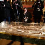 Για πρώτη φορά σε δημόσια θέα τα λείψανα του Αγίου Φραγκίσκου της Ασίζης – Δεκάδες χιλιάδες επισκέπτες ημερησίως