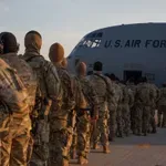 Ο Κόλπος στο «κόκκινο» μετά τα πλήγματα στο Ιράν: Η Τεχεράνη ανοίγει μέτωπα σε βάσεις και «κόμβους» – Το μεγάλο ρίσκο της κλιμάκωσης